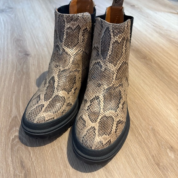 Lucky Brand Women’s Faux Snakeskin Chelsea Boots – Size 8 – Chunky Lug Sole - Picture 1 of 6